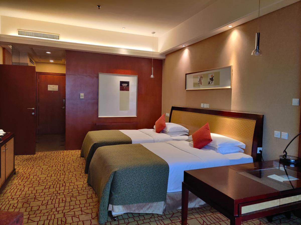 Empark Grand Hotel Куньмин Экстерьер фото